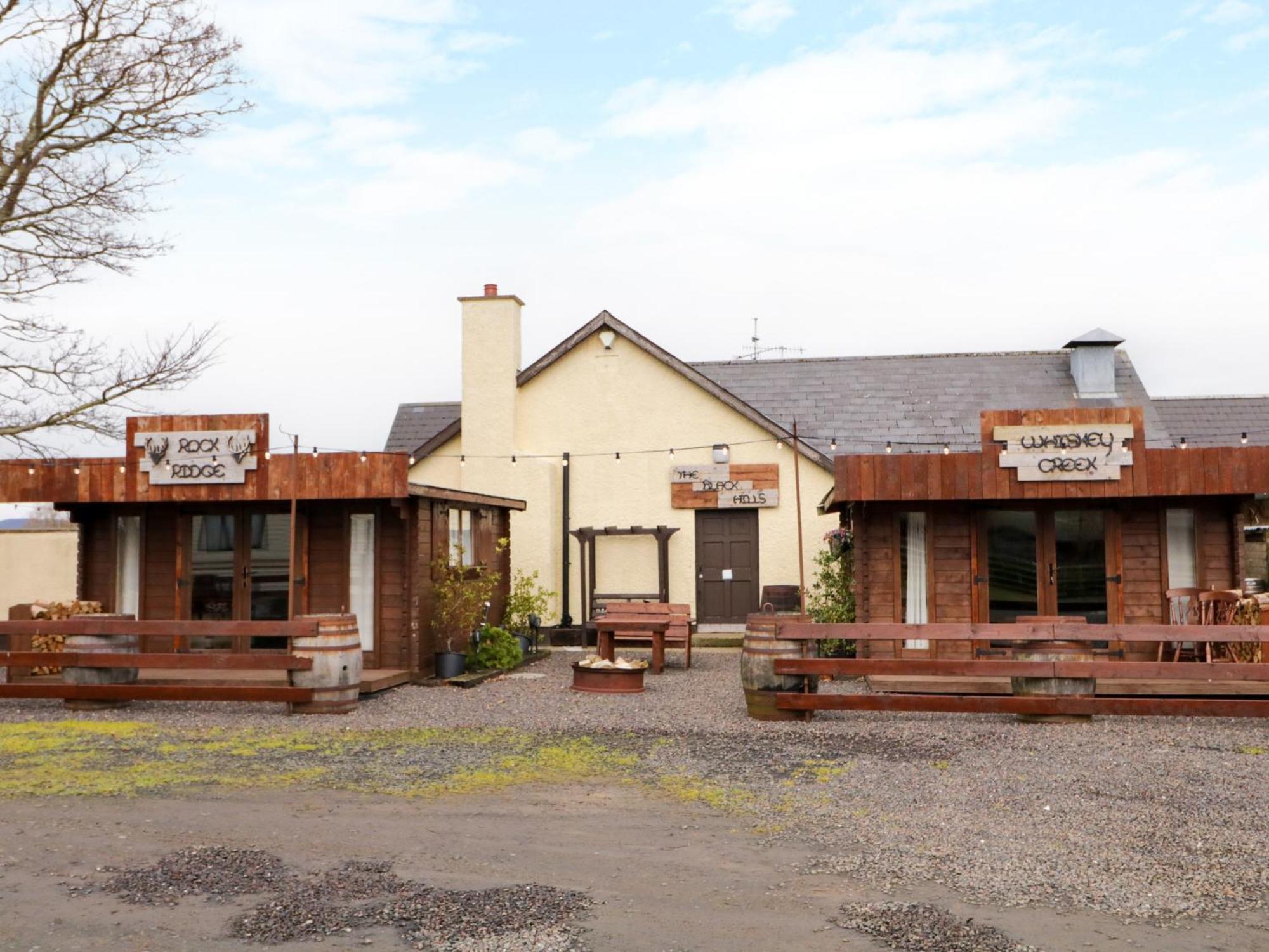 Apache Falls Lodge Limavady Buitenkant foto